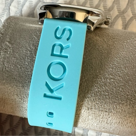 Michael Kors Janelle Watch Silver MK Logo Dial Aqua Blue Sili… NIB - Picture 5 of 13